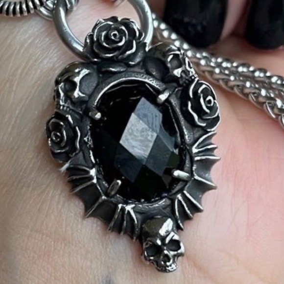 stainless steel necklace double wheat chain onyx stone rose & skull charm - Picture 4 of 13